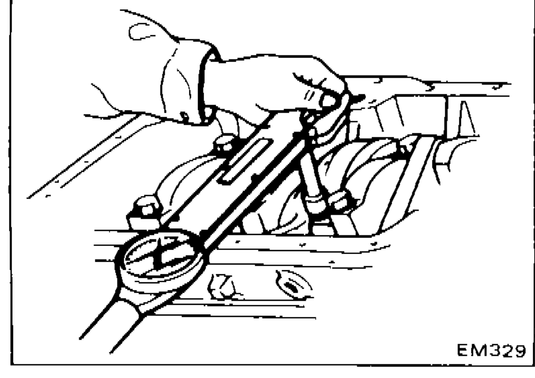 Tightening connecting rod bearing cap nuts with a torque wrench