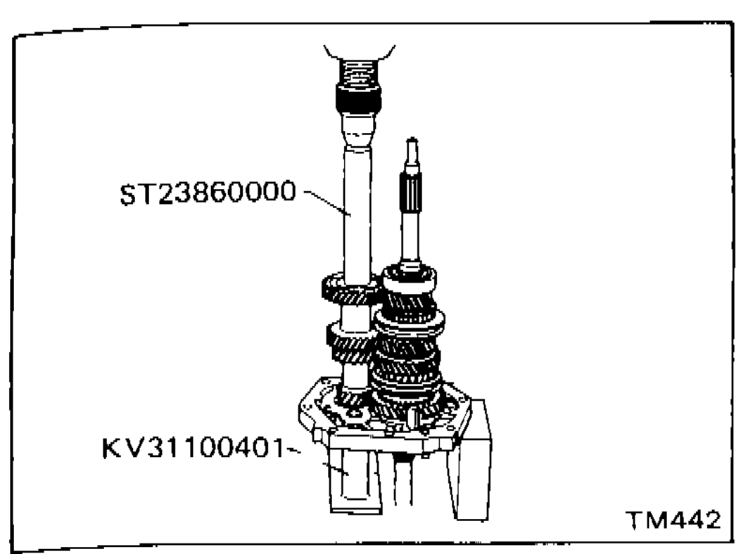 Pressing counter drive gear with main drive gear using tools ST23860000 and KV31100401